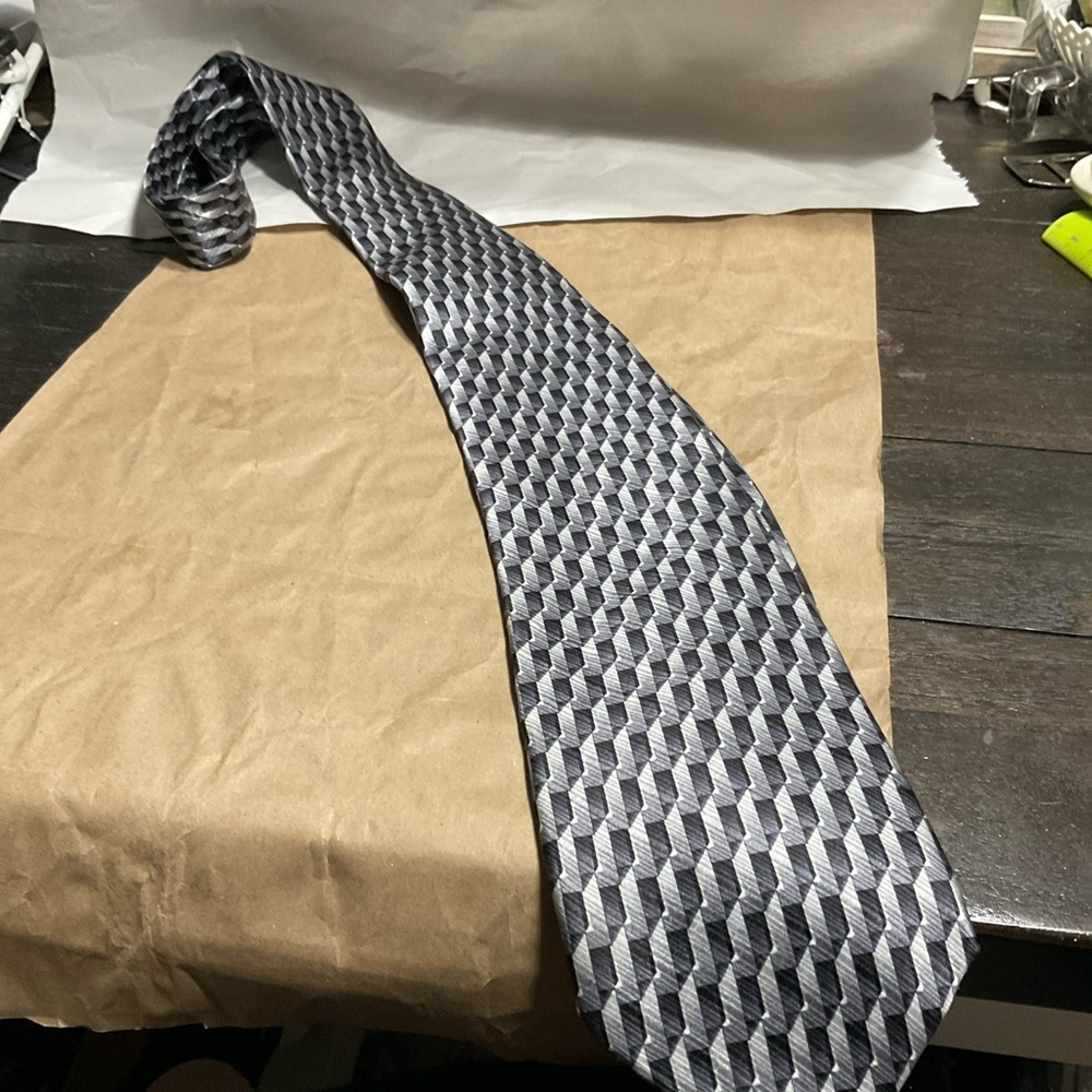 Arrow Black and Silver Geometric Tie